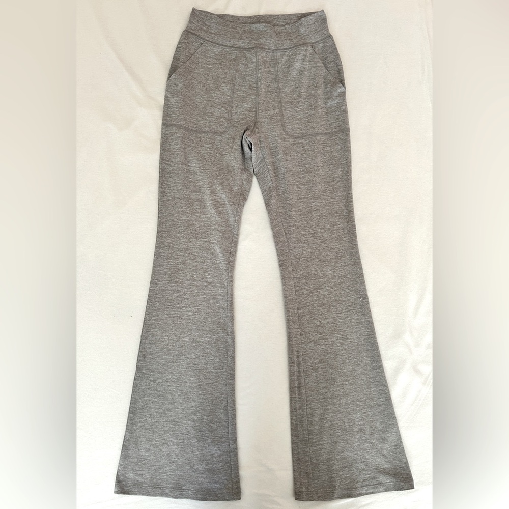 GapFit flared leggings in gray
